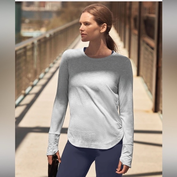 NWT Athleta Uptempo Elevate Long Sleeve Athletic Top Grey Size Large - Picture 1 of 12